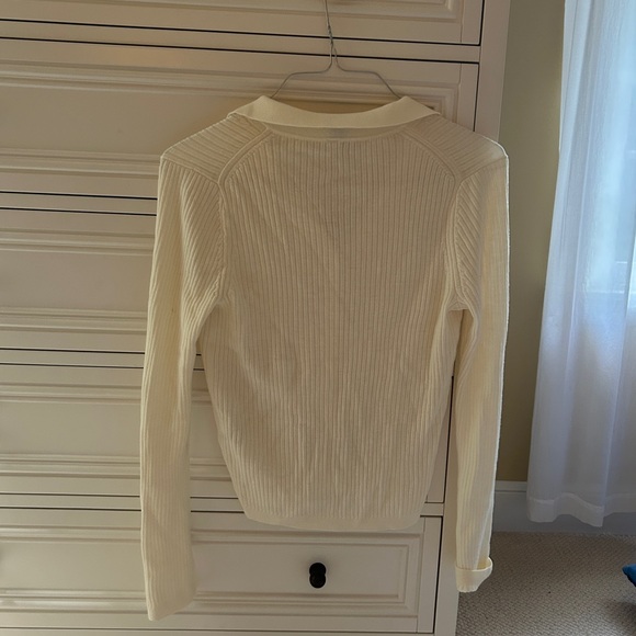 Uniqlo Sweater - Picture 2 of 2